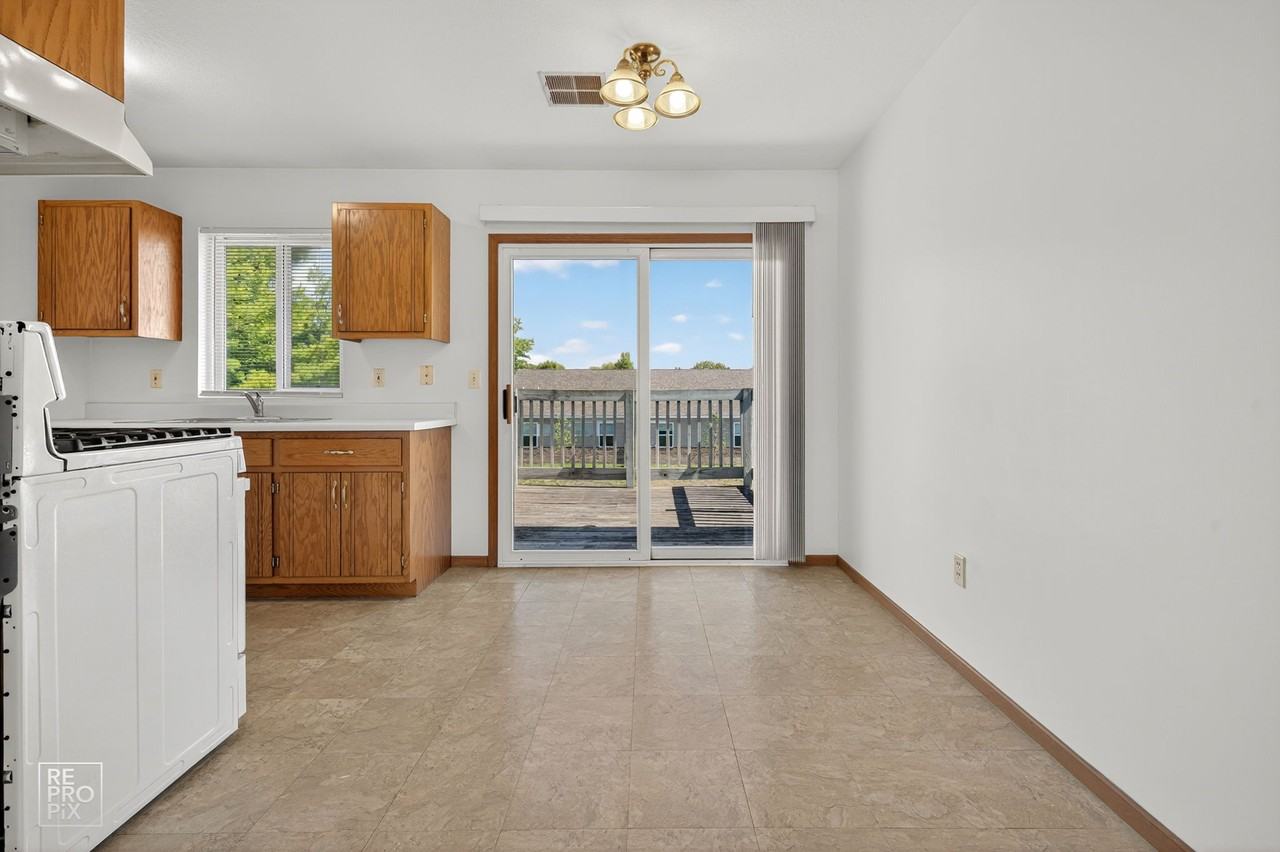 2401 Ashland Cir #1 - Photo 4 of 12