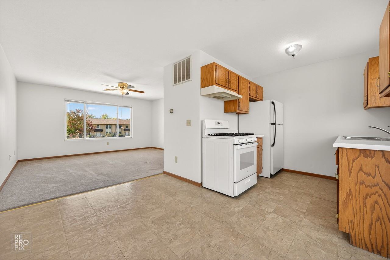2401 Ashland Cir #1 - Photo 5 of 12