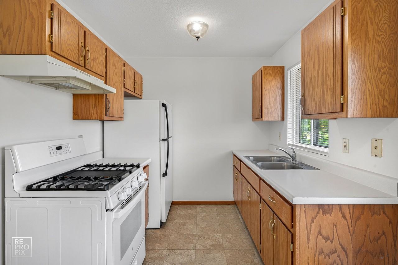 2401 Ashland Cir #1 - Photo 6 of 12