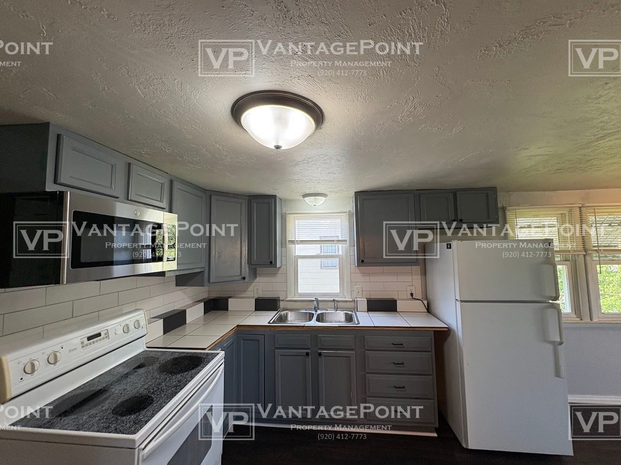 1929 S 10th St Uppr - Photo 2 of 12