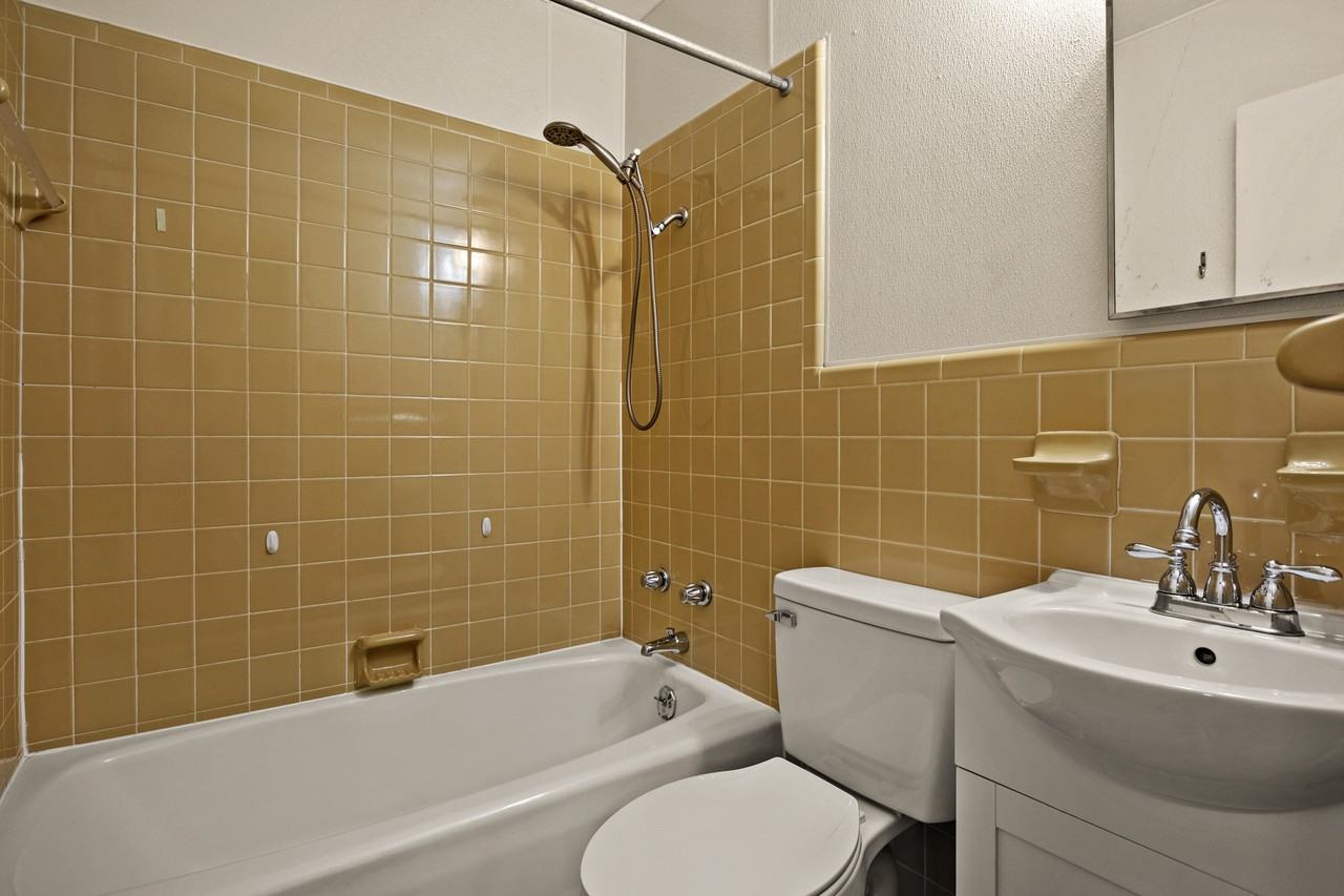 905 N Johnson Ave #1 - Photo 5 of 10