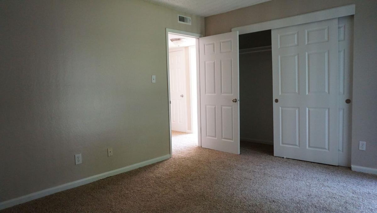 3200 Lakeside Dr - Photo 2 of 50