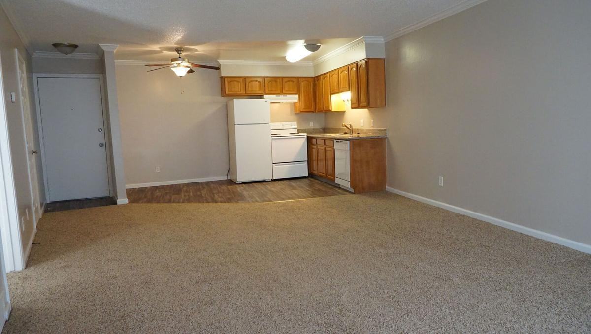 3200 Lakeside Dr - Photo 3 of 50