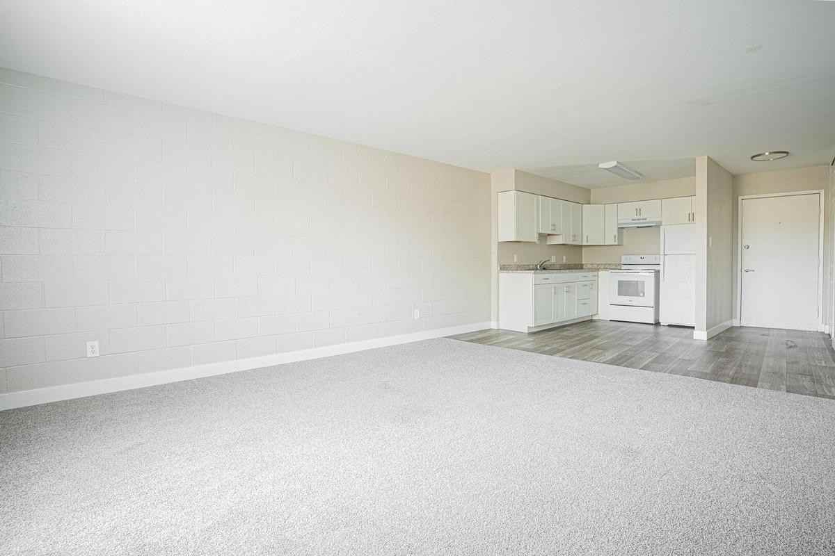 3200 Lakeside Dr - Photo 7 of 50