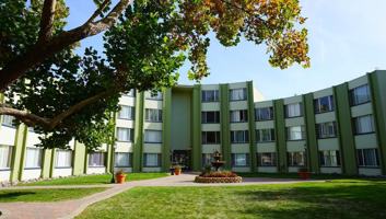 featured image of 3200 Lakeside Dr