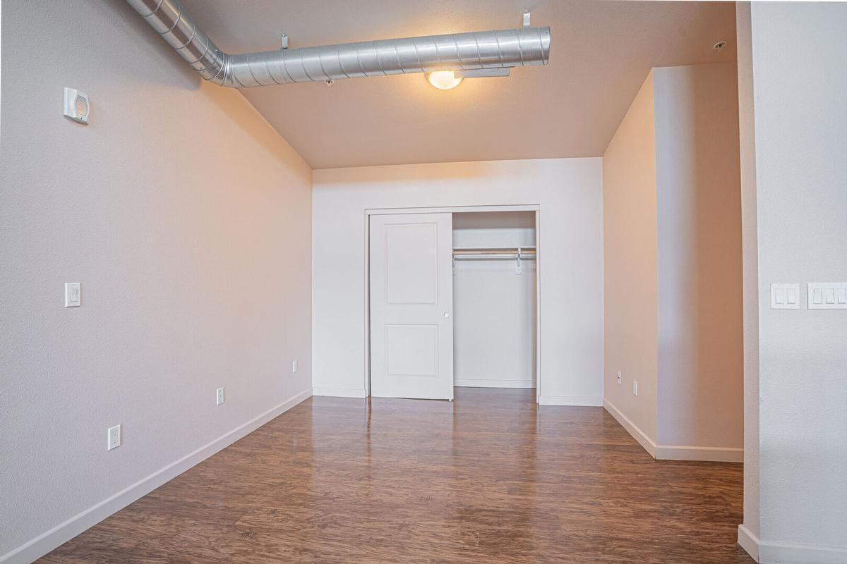 3200 Lakeside Dr - Photo 5 of 15