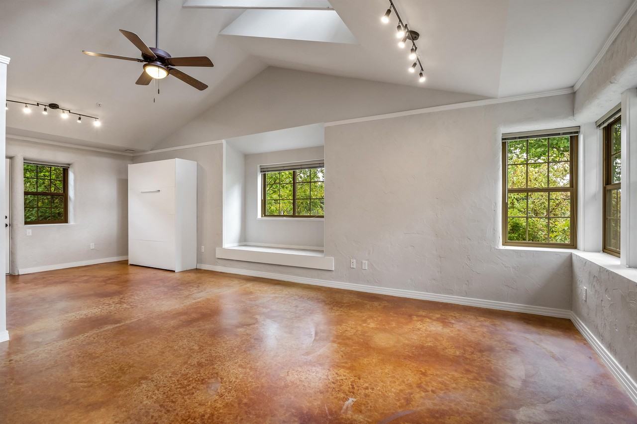 901 Spruce St #M - Photo 3 of 27