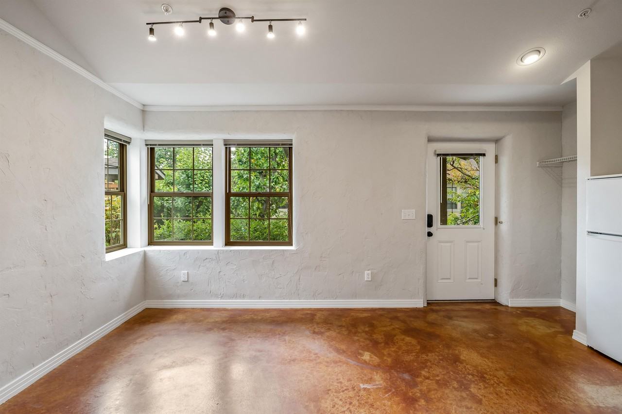 901 Spruce St #M - Photo 4 of 27