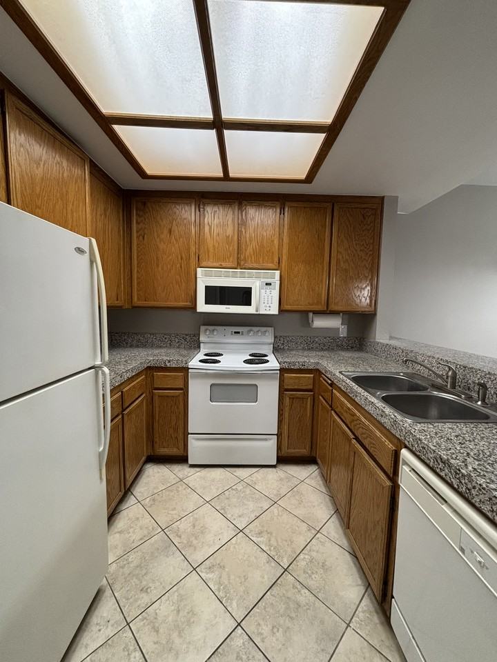 2232 River Run Dr #1 - Photo 5 of 28