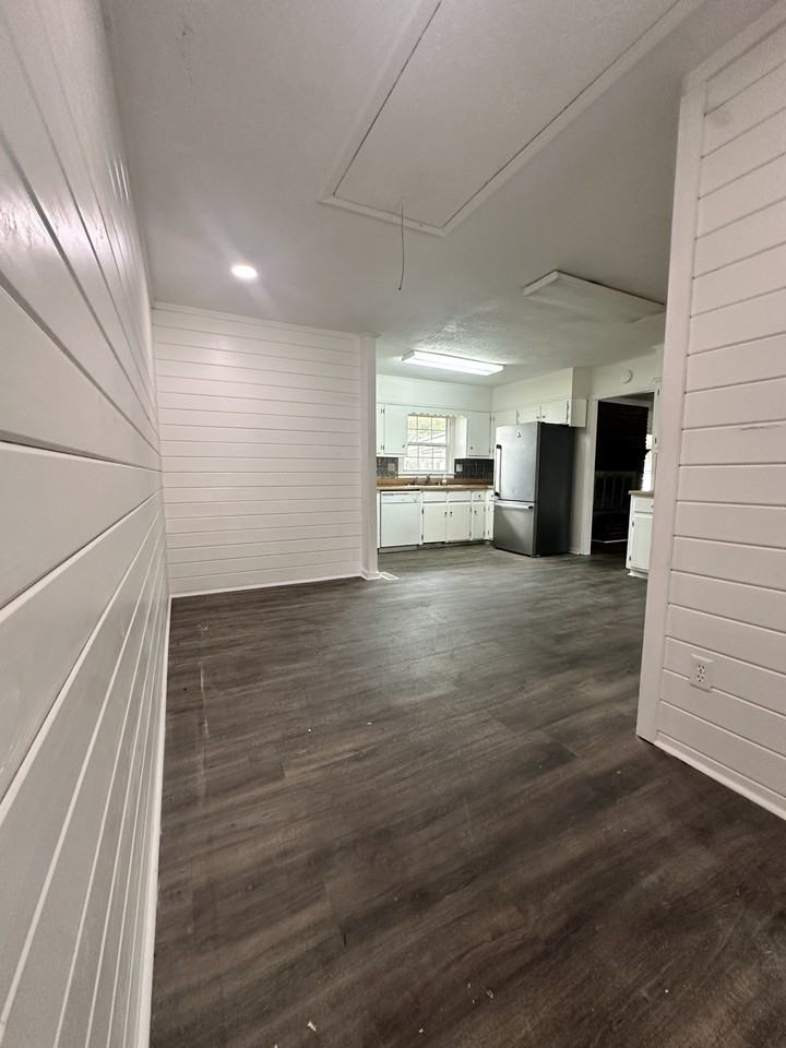 802 Oak Hurst Dr #1 - Photo 3 of 19