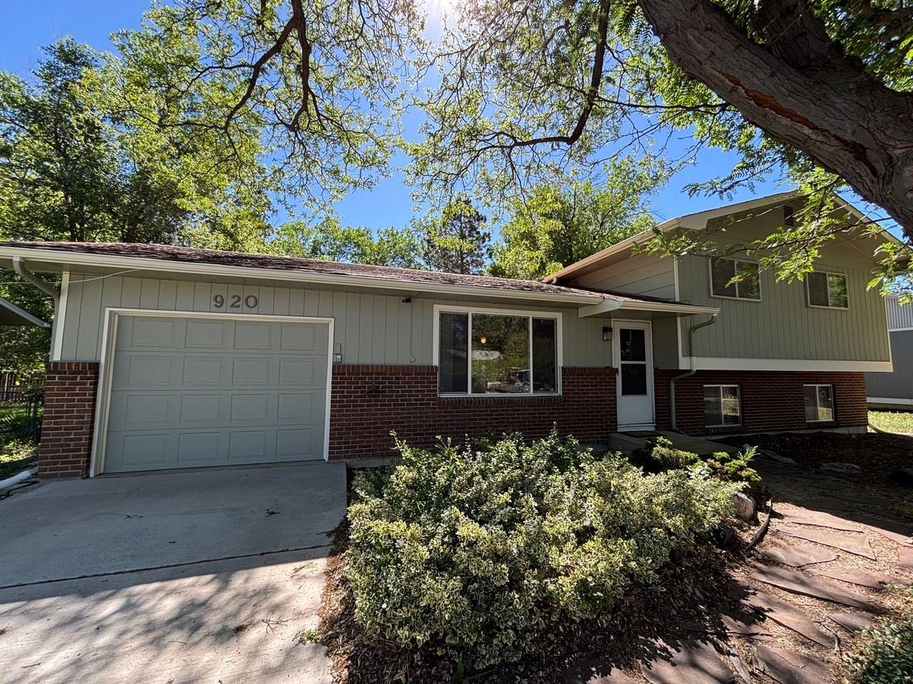 920 Ponderosa Dr