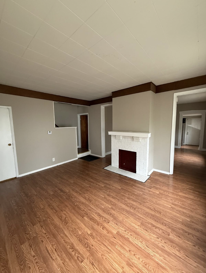 113 Park Dr #1 - Photo 3 of 14