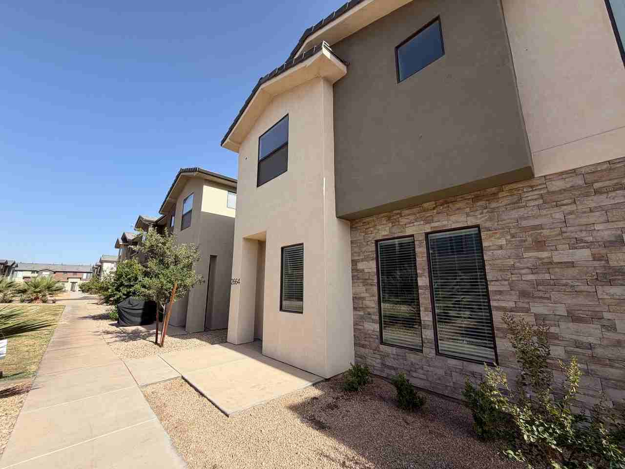 2664 E Gray Birch Dr - Photo 4 of 34