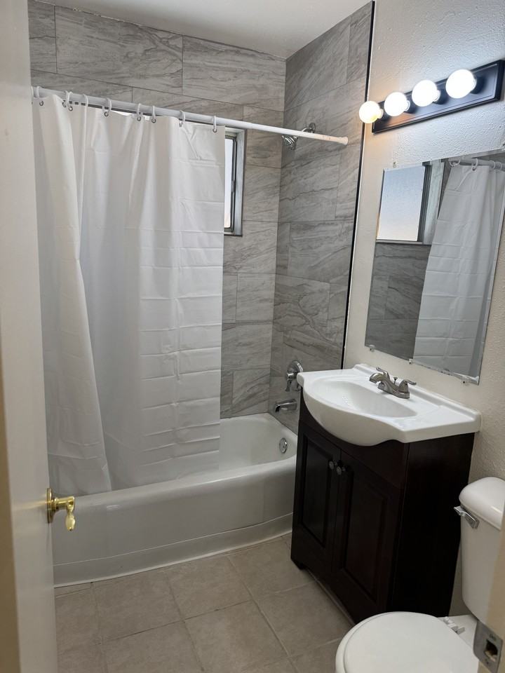 4070 32nd St #4 - Photo 5 of 9