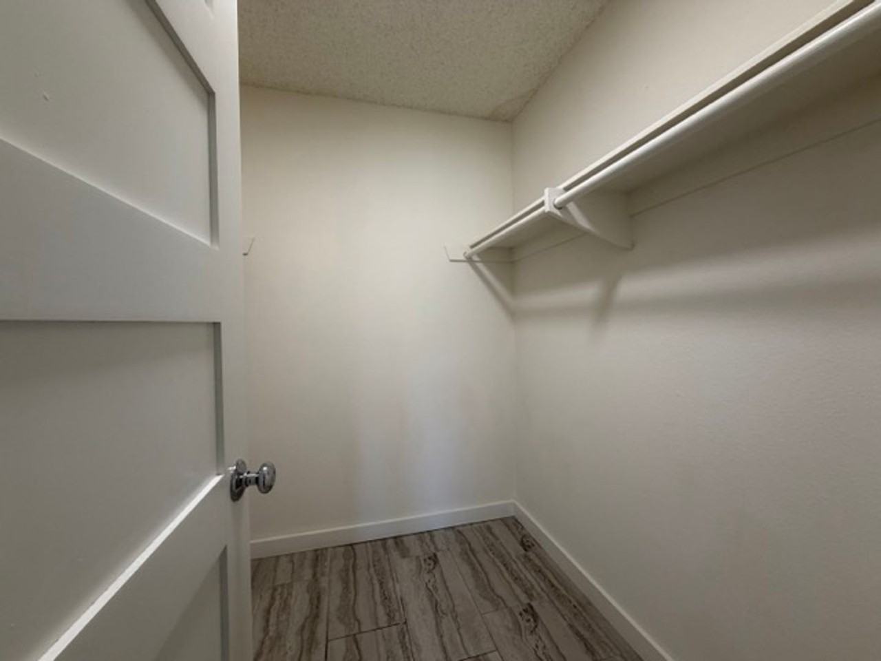 1541 E Quincy Ave #C04 - Photo 6 of 20