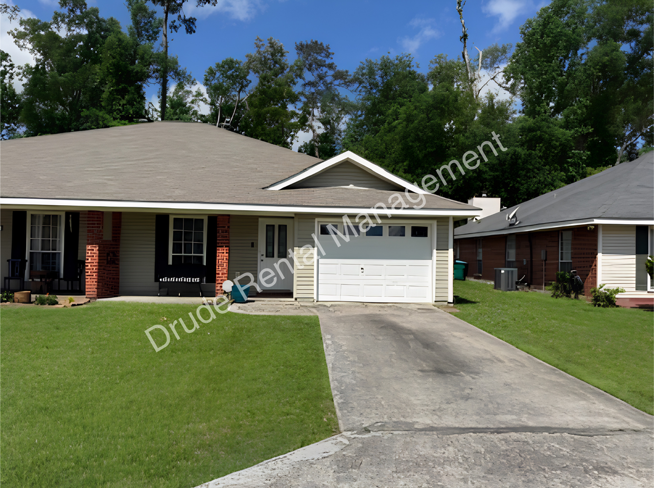 829 Eden Oaks Dr