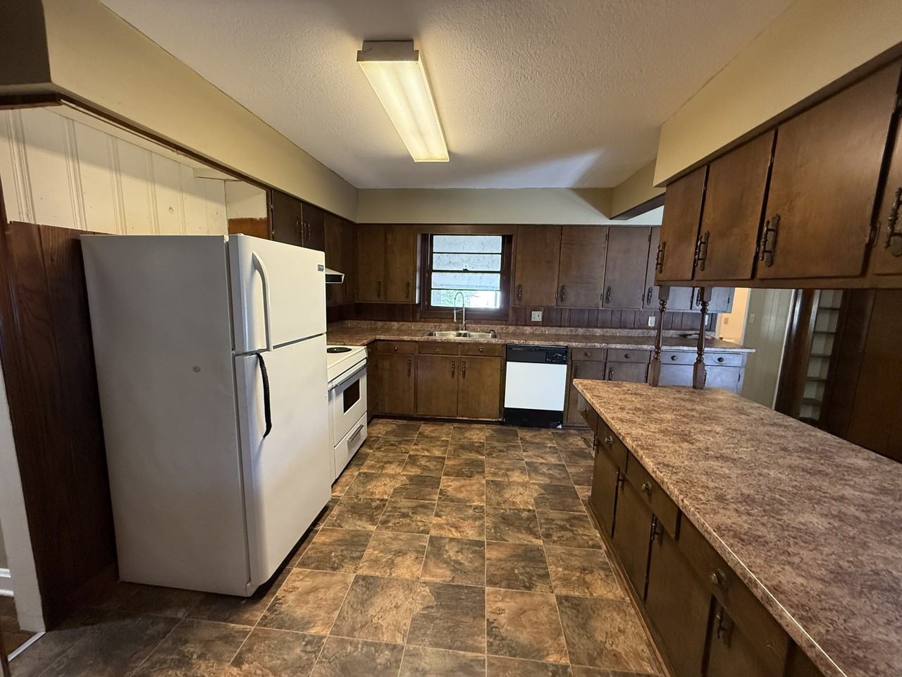 417 N College St #417 - Photo 3 of 24
