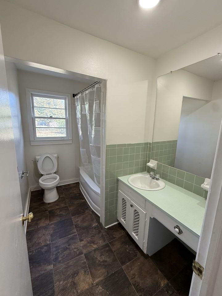417 N College St #417 - Photo 7 of 24