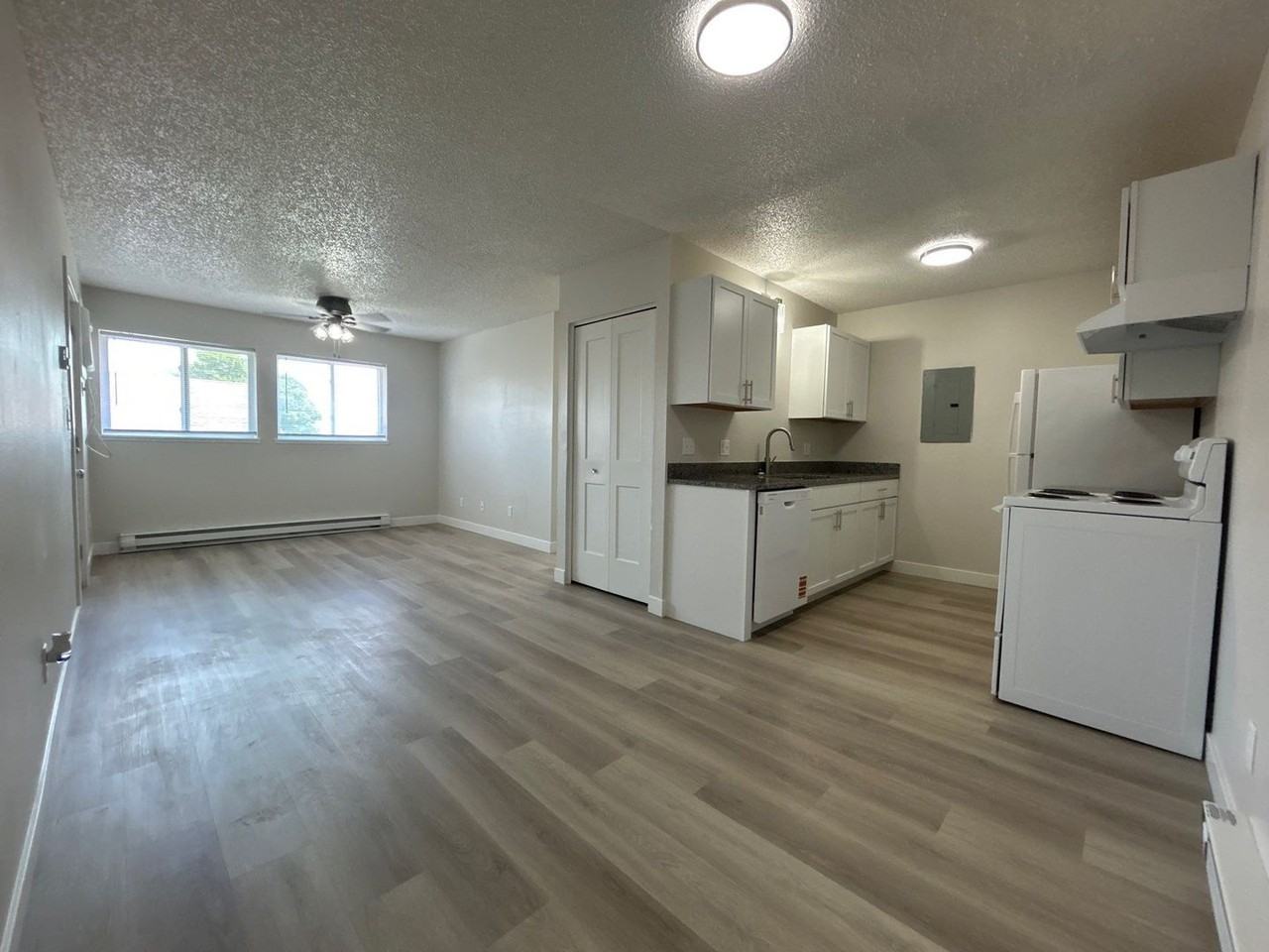 906 East E Street (McCook,NE) - Photo 3 of 20