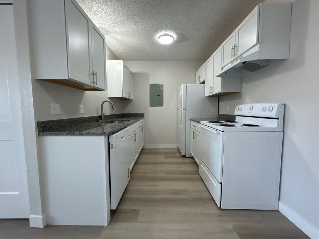 906 East E Street (McCook,NE) - Photo 4 of 20