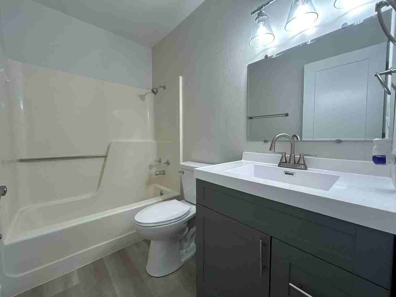 906 East E Street (McCook,NE) - Photo 7 of 20