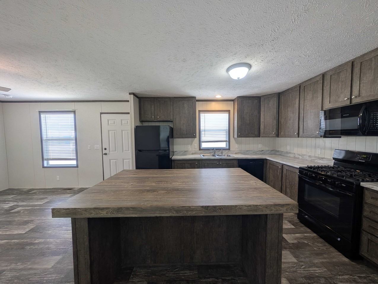 38055 Leverette Ave #491 - Photo 4 of 25