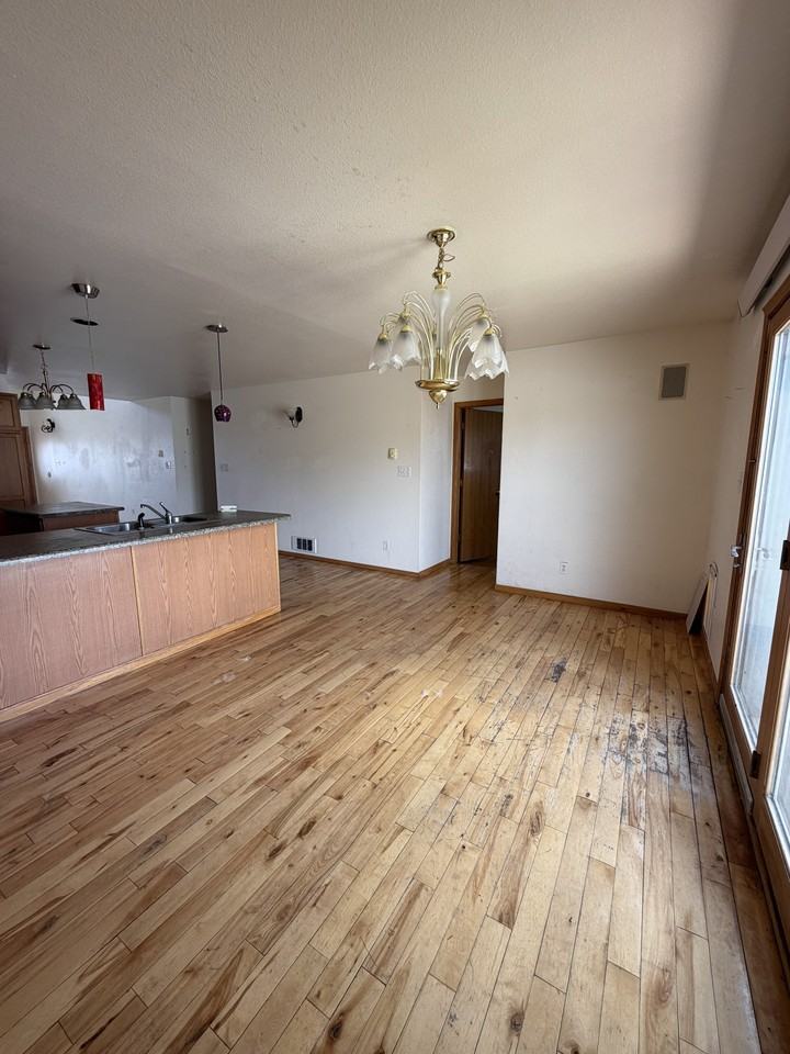1421 Thaxton Ct #1 - Photo 4 of 10