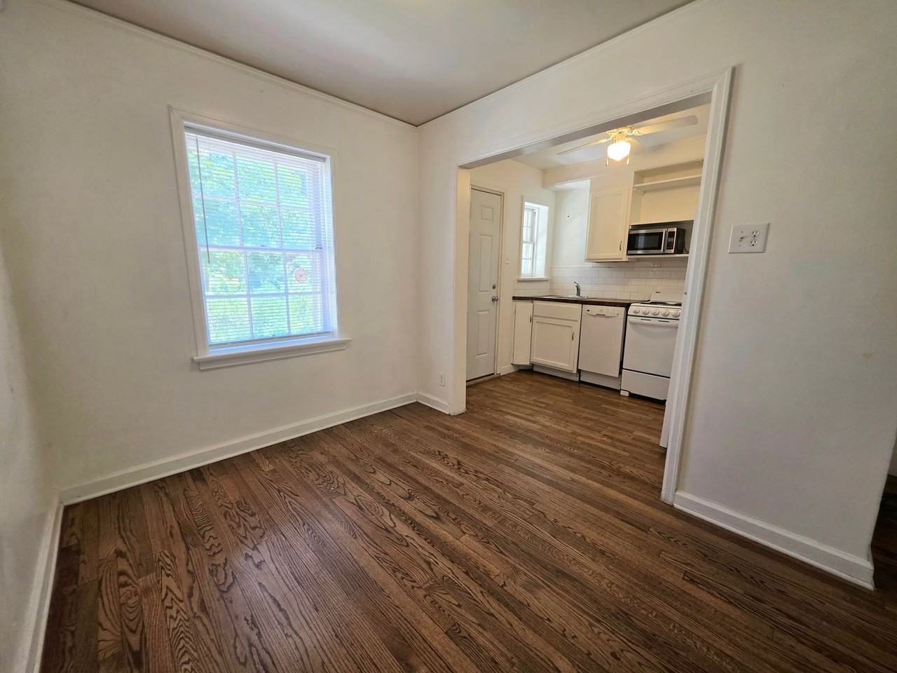 2038 N Grand Ave - Photo 5 of 11