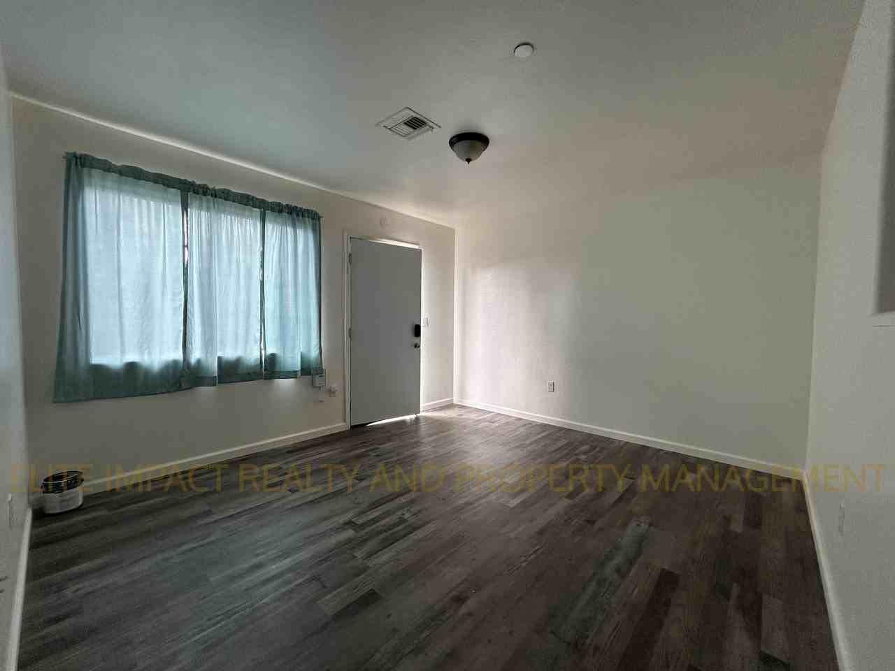 1462 W Saint Marys Rd #2 - Photo 3 of 25