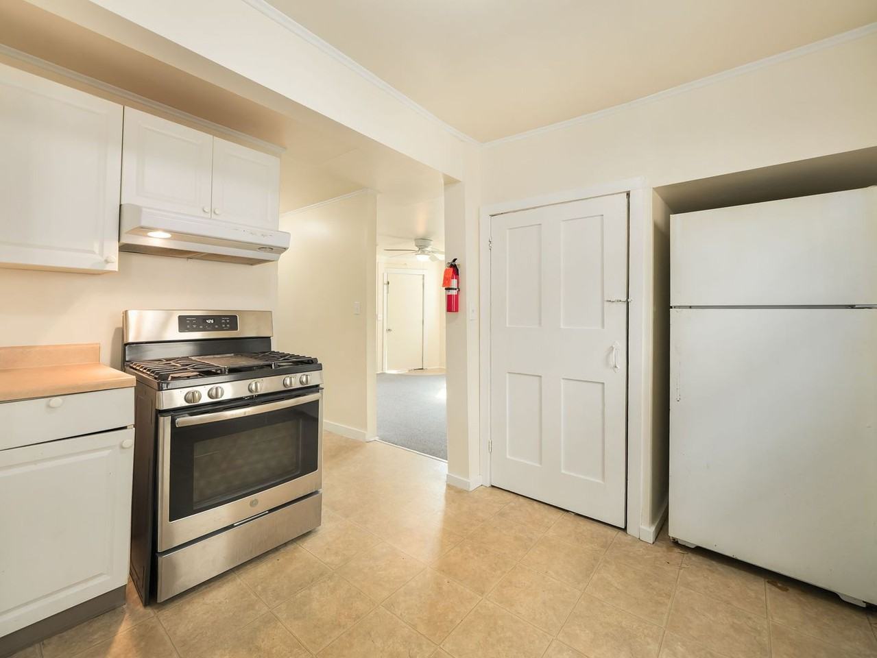 44 Center St - Photo 2 of 26