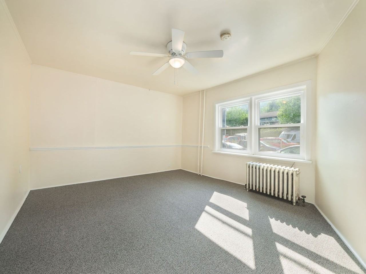 44 Center St - Photo 7 of 26