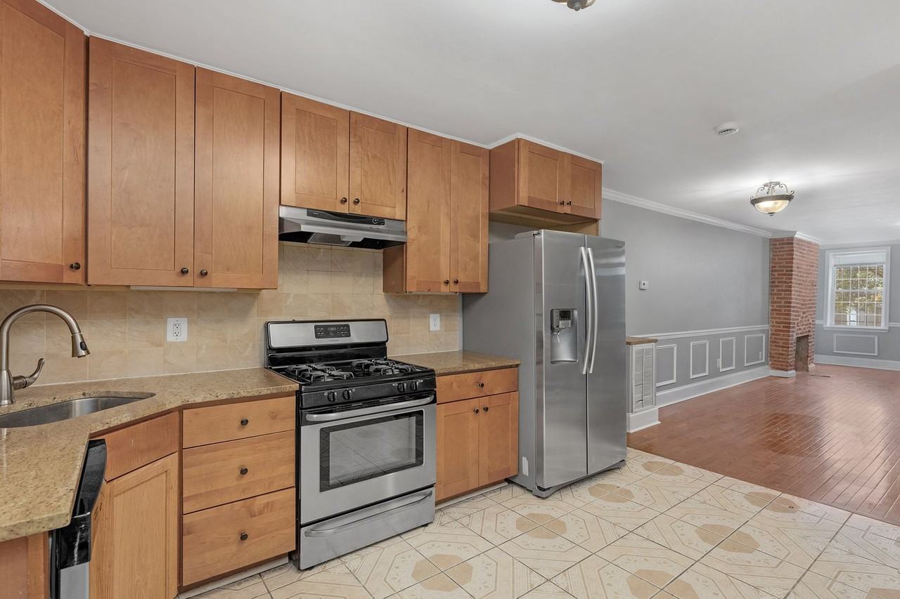104 S Carrollton Ave