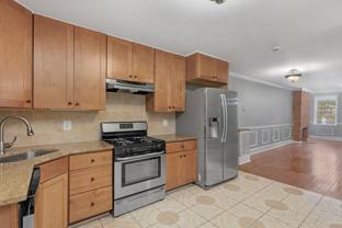 104 S Carrollton Ave - Photo 1 of 1