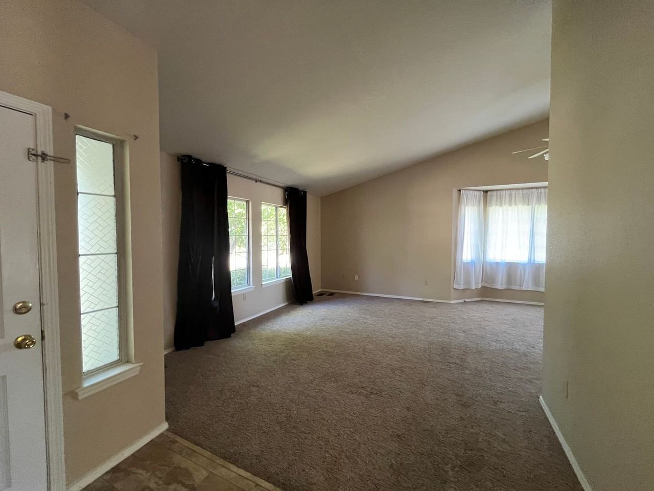 1905 Kinvarra Way - Photo 5 of 34
