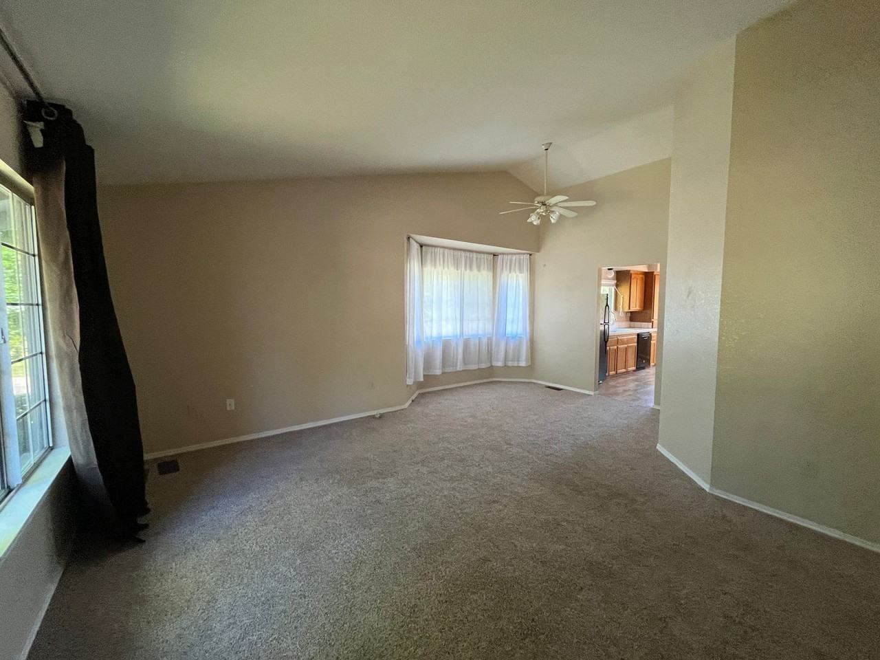 1905 Kinvarra Way - Photo 6 of 34