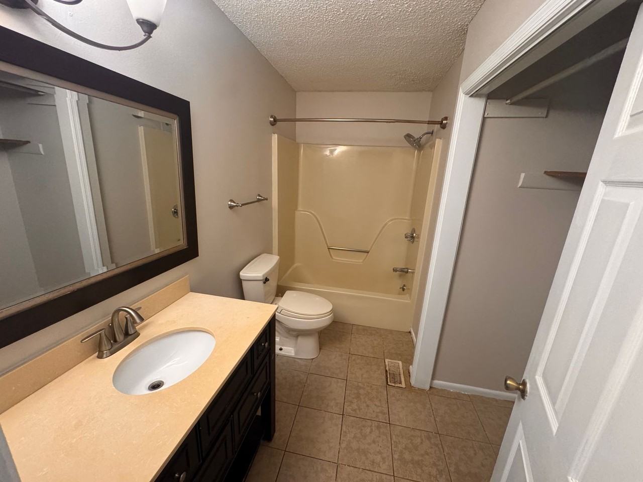 375 Buck Island Dr - Photo 7 of 11