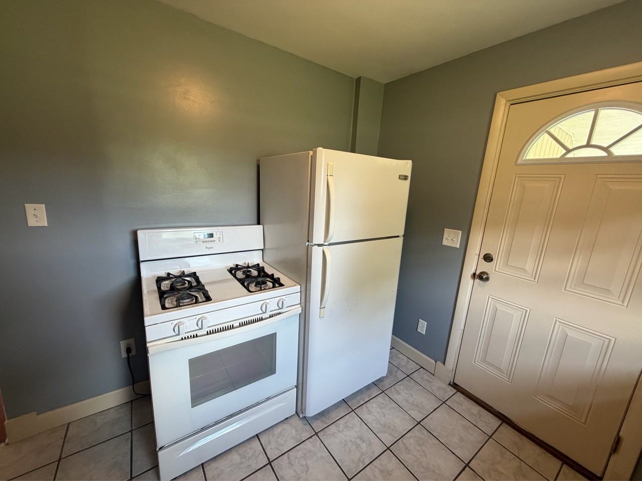 3423 Ellwood Rd #1 - Photo 4 of 16