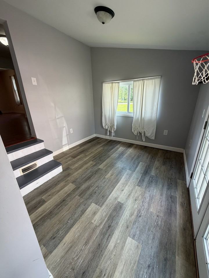 3423 Ellwood Rd #1 - Photo 5 of 16