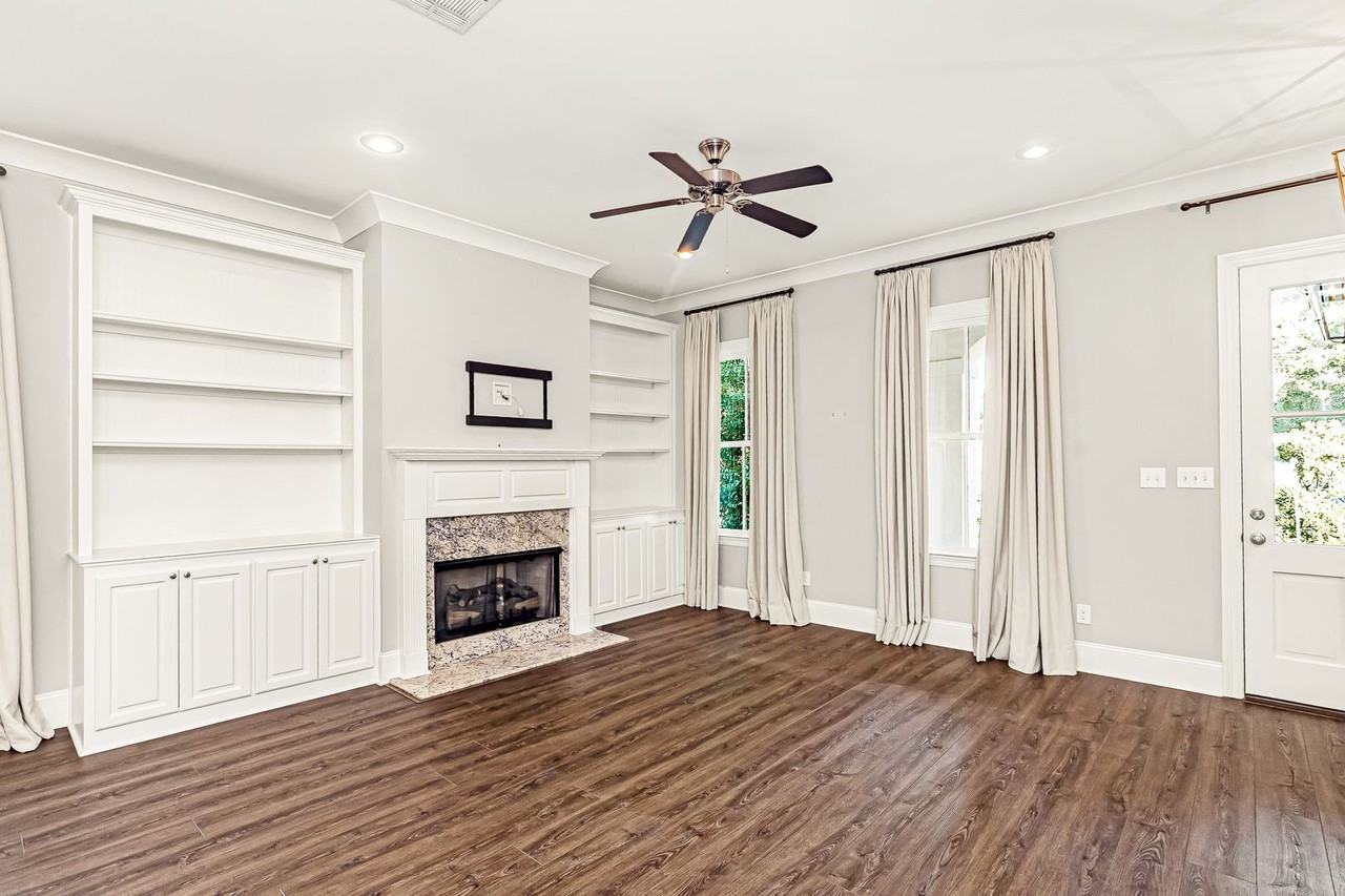2018 Glasgow Ave - Photo 4 of 23