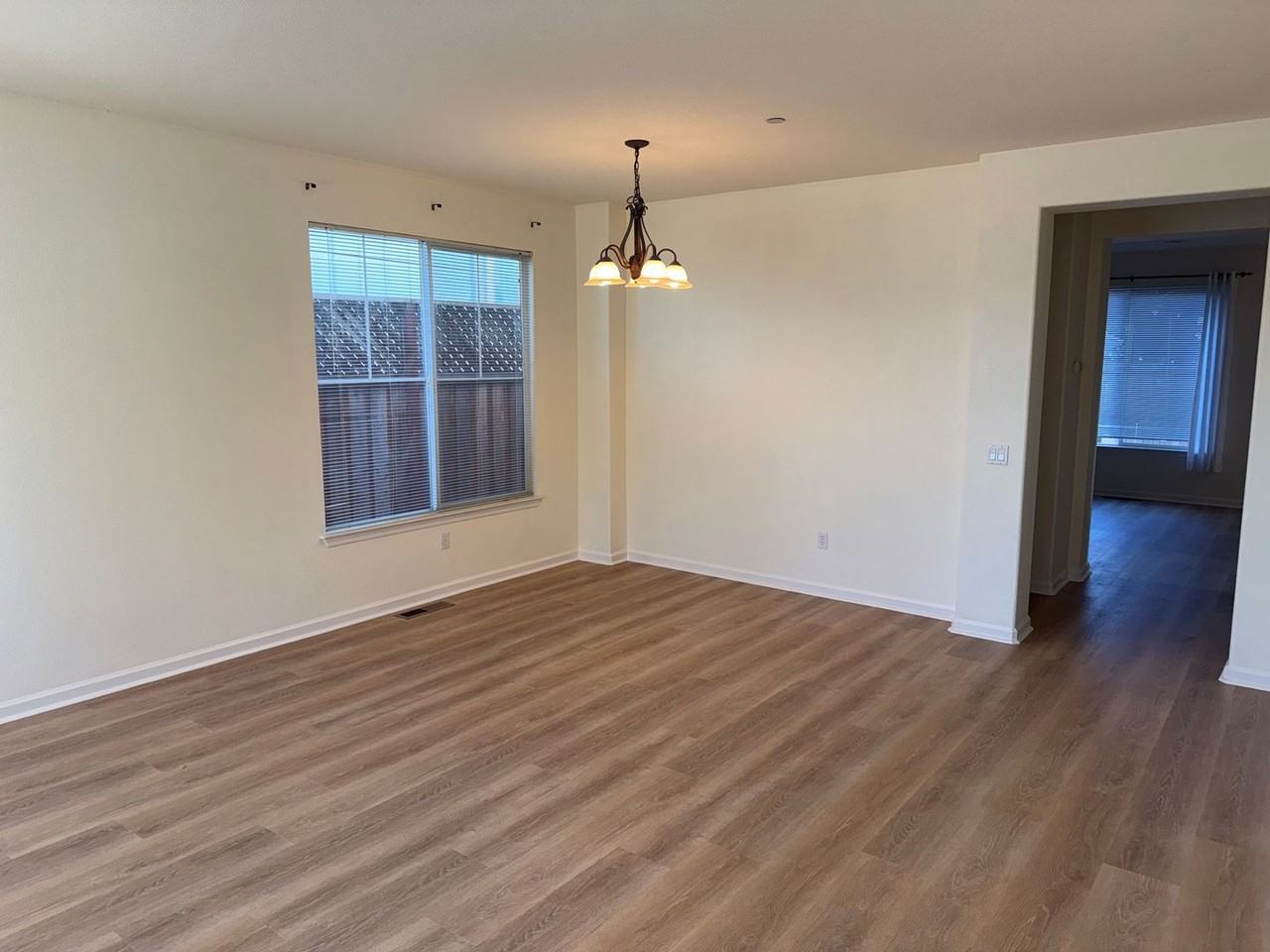 8457 Old Oak Rd - Photo 5 of 23