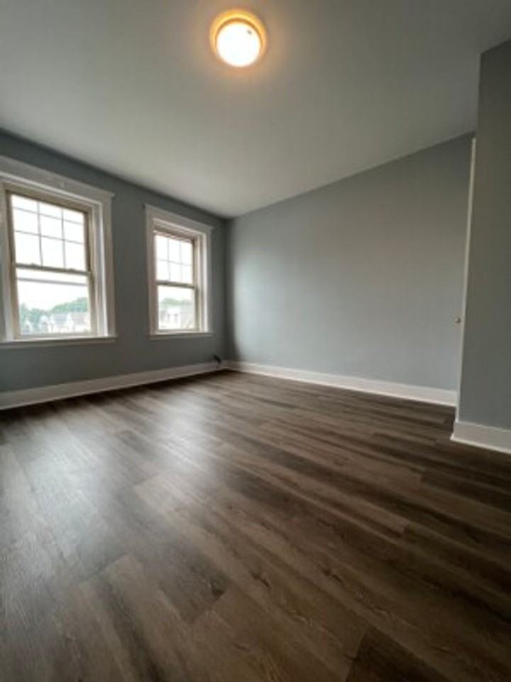 45 Hooker St - Photo 6 of 10