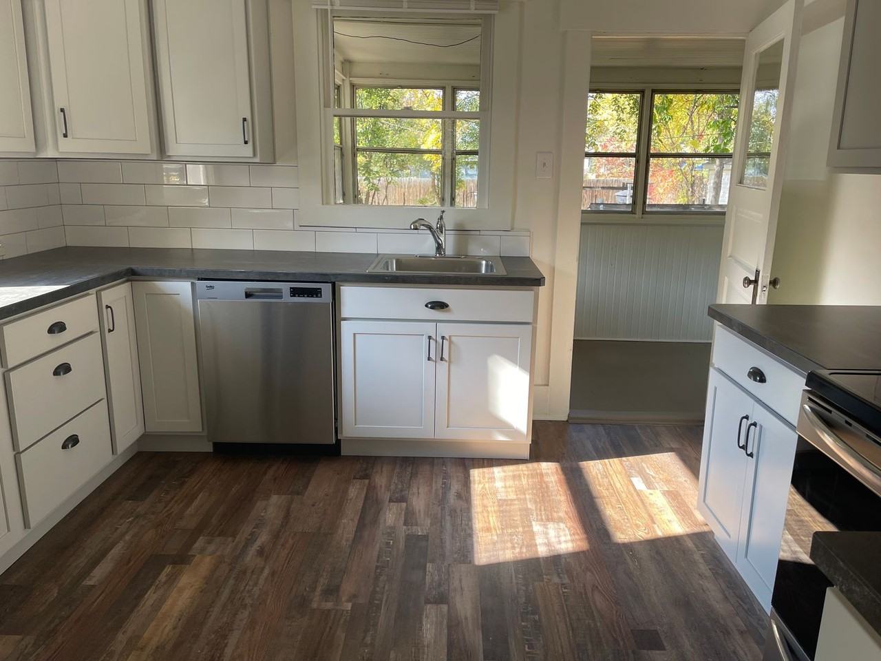 3921 3rd Ave S - Photo 4 of 29