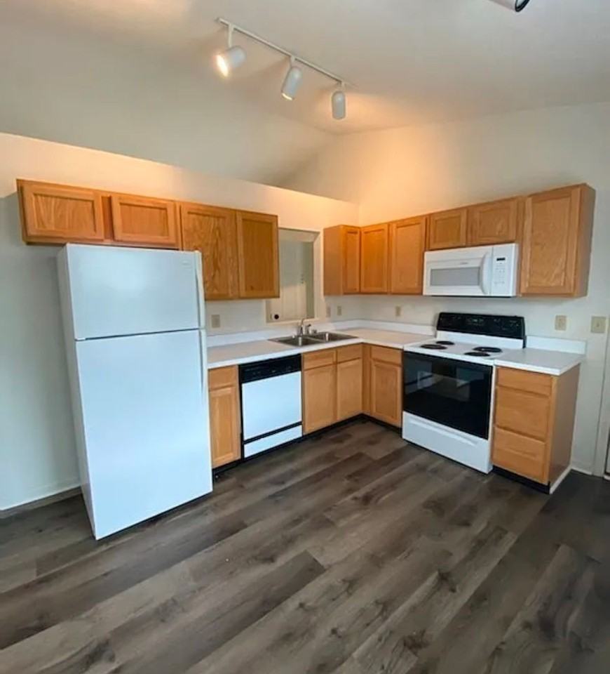 2080 Call Dr - Photo 4 of 14