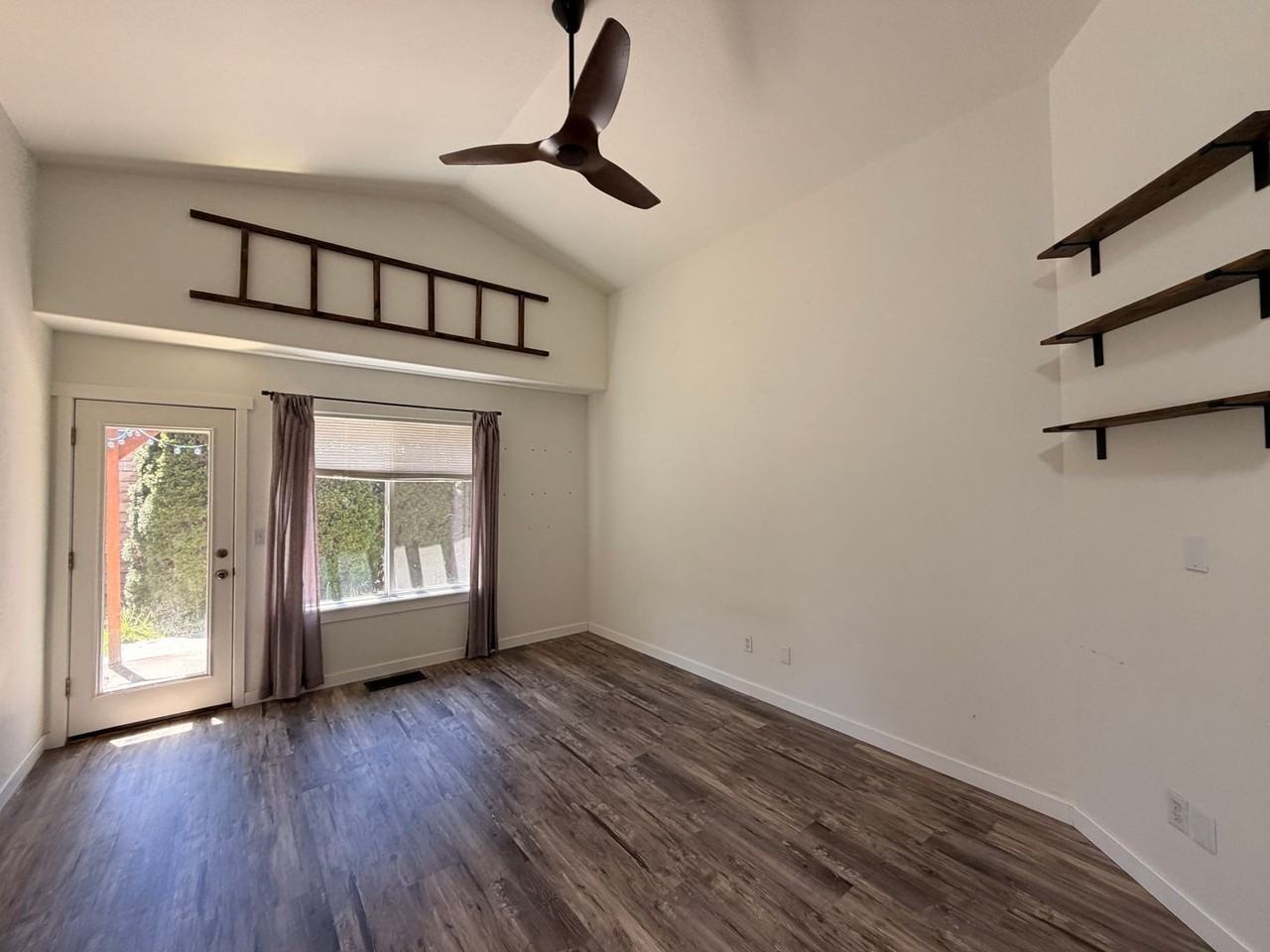 61031 Borden Dr - Photo 2 of 7