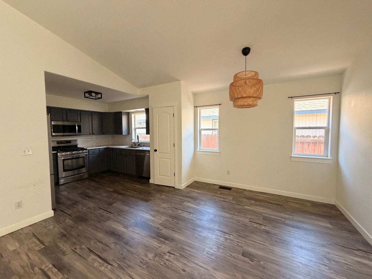 61031 Borden Dr - Photo 3 of 7