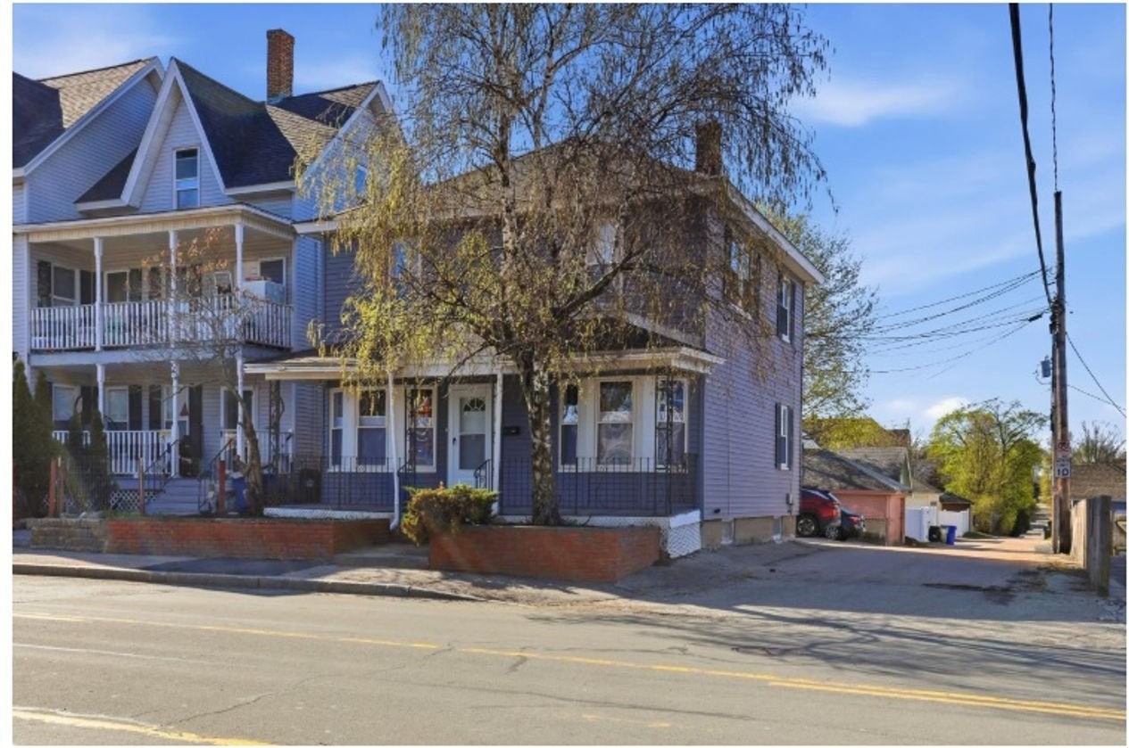 117 Webster St - Photo 2 of 33