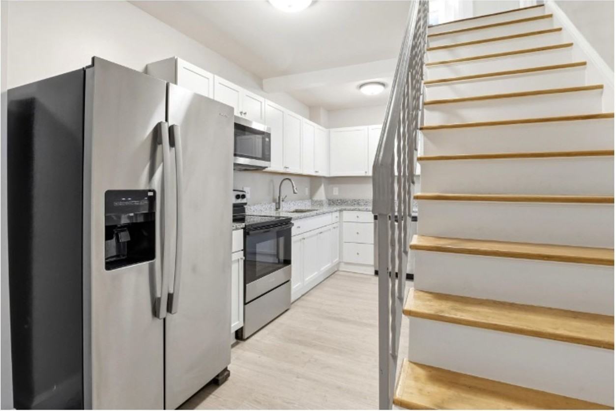117 Webster St - Photo 4 of 33