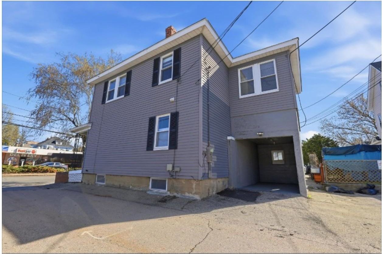 117 Webster St - Photo 5 of 33