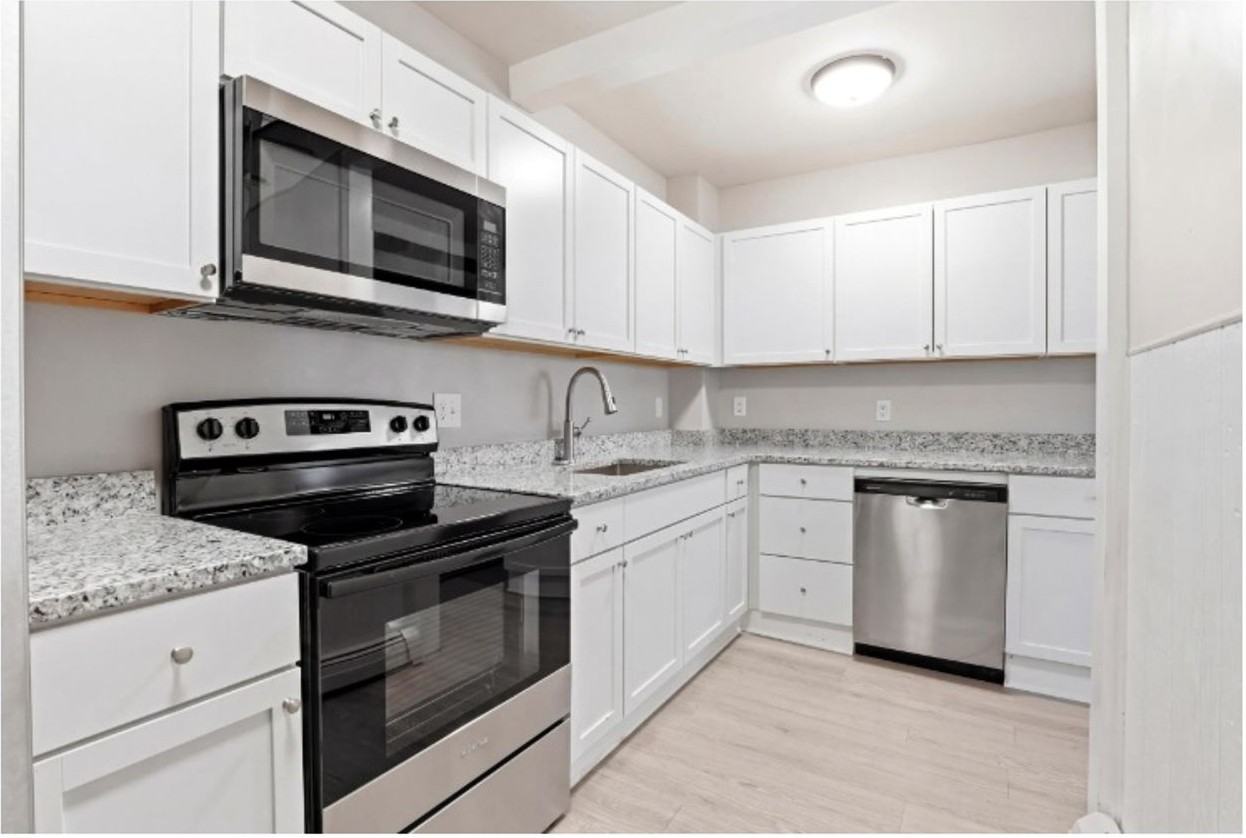 117 Webster St - Photo 6 of 33