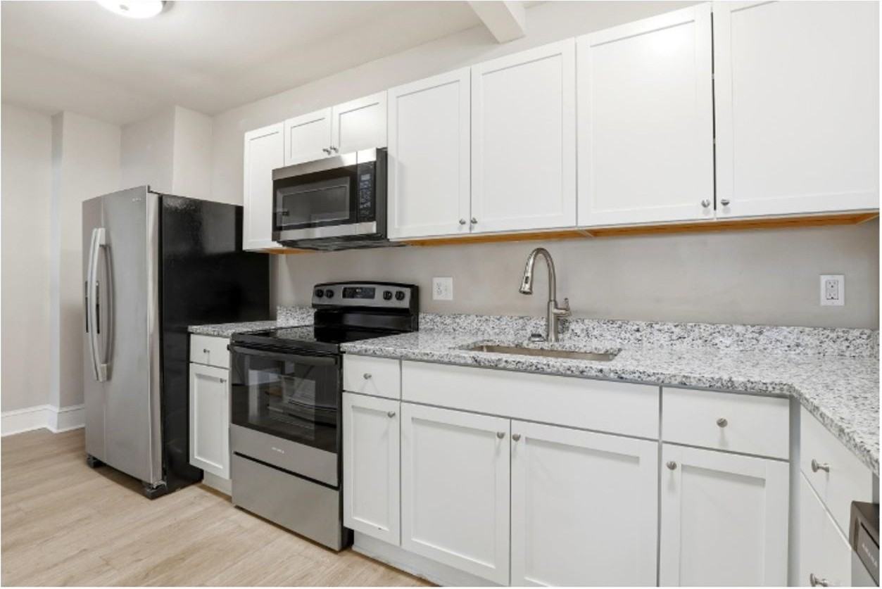 117 Webster St - Photo 7 of 33
